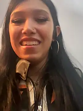 Snapshot of emily_rosse04 chatting on 05-25-26, 12:32 emily rosse04 online show from 05-25-26, 12:32
