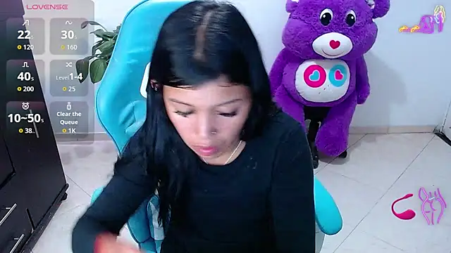 Snapshot of emily_rosse04 chatting on 05-11-26, 12:06 emily rosse04 online show from 05-11-26, 12:06