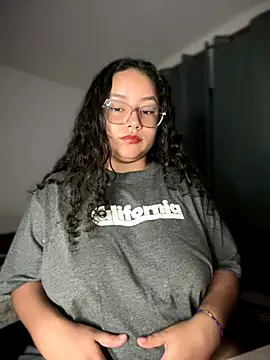 CurlyGirl 1 online show from 11-23-25, 11:04