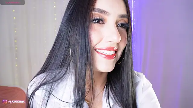 Snapshot of yourlittlesucubus chatting on 06-04-26, 05:01 yourlittlesucubus online show from 06-04-26, 05:01