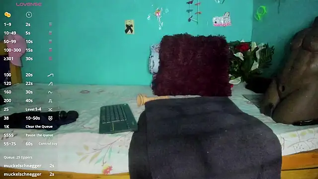 Snapshot of SheraHadee chatting on 04-23-26, 12:29 SheraHadee online show from 04-23-26, 12:29