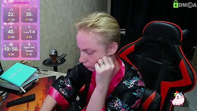 Alexis Gordon online show from 09-13-25, 07:47