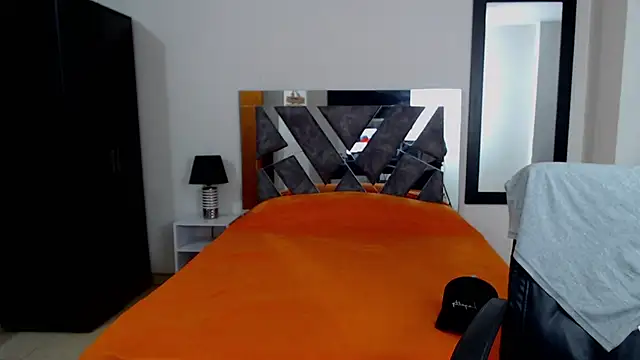 Frank heaven01 online show from 02-08-25, 03:42