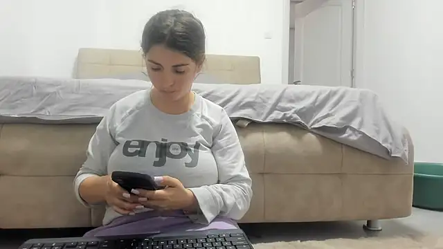 Hottalicia2 online show from 03-12-26, 02:32