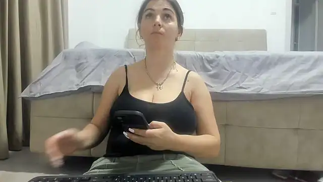 Hottalicia2 online show from 02-25-26, 04:29