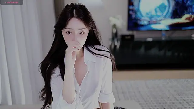 Snapshot of -Aricia- chatting on 09-19-25, 02:21 -Aricia- online show from 09-19-25, 02:21