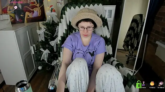 Melissa Wells online show from 12-22-25, 04:12