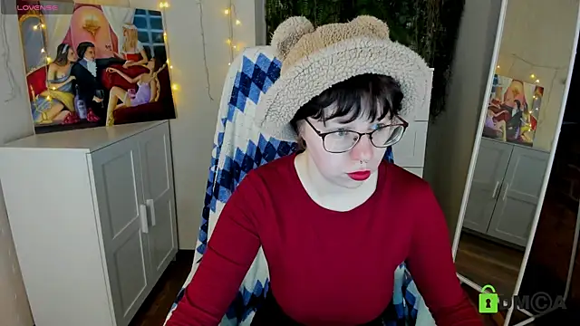 Snapshot of Melissa_Wells chatting on 10-15-25, 02:36 Melissa Wells online show from 10-15-25, 02:36