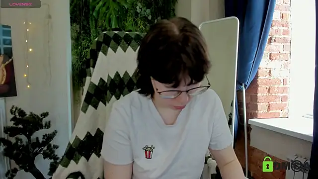 Snapshot of Melissa_Wells chatting on 07-12-26, 03:24 Melissa Wells online show from 07-12-26, 03:24