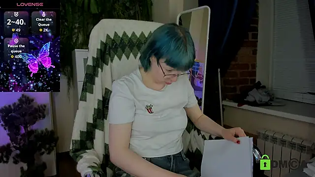 Snapshot of Melissa_Wells chatting on 05-15-26, 11:47 Melissa Wells online show from 05-15-26, 11:47