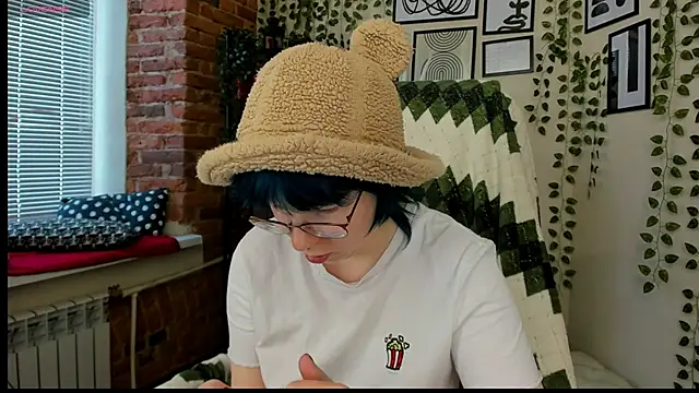 Snapshot of Melissa_Wells chatting on 05-05-26, 02:53 Melissa Wells online show from 05-05-26, 02:53