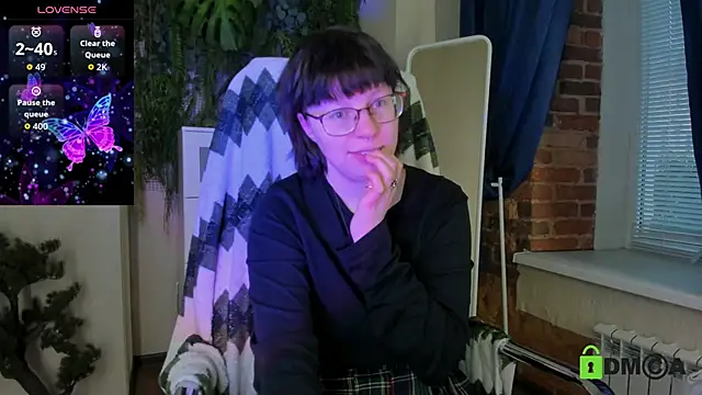 Snapshot of Melissa_Wells chatting on 06-11-26, 12:54 Melissa Wells online show from 06-11-26, 12:54