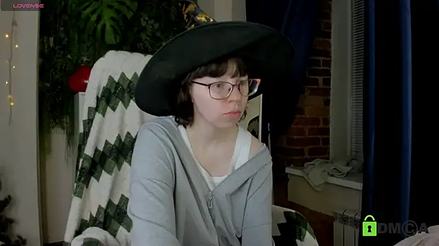 Snapshot of Melissa_Wells chatting on 06-17-26, 11:47 Melissa Wells online show from 06-17-26, 11:47