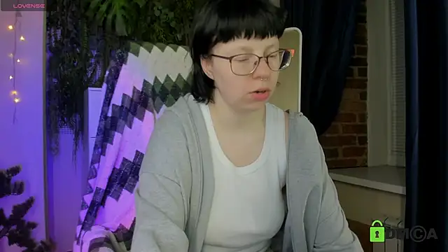 Snapshot of Melissa_Wells chatting on 05-23-26, 10:09 Melissa Wells online show from 05-23-26, 10:09