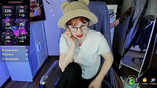 Melissa Wells online show from 10-31-25, 04:31