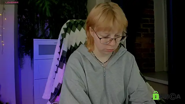 Snapshot of Melissa_Wells chatting on 04-23-26, 10:11 Melissa Wells online show from 04-23-26, 10:11