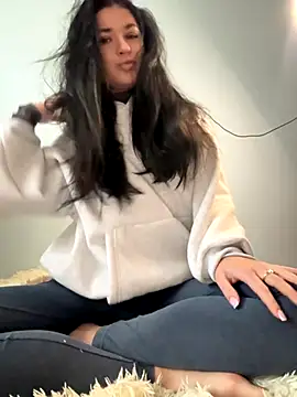 Snapshot of AlisaDoll444 chatting on 09-30-25, 06:19 AlisaDoll444 online show from 09-30-25, 06:19