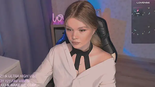 VeronaAura online show from 09-30-25, 01:50