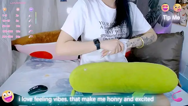 Ly   online show from 03-19-26, 06:02