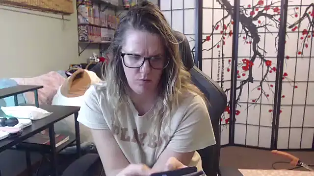 Sarahtineke online show from 03-20-26, 05:47