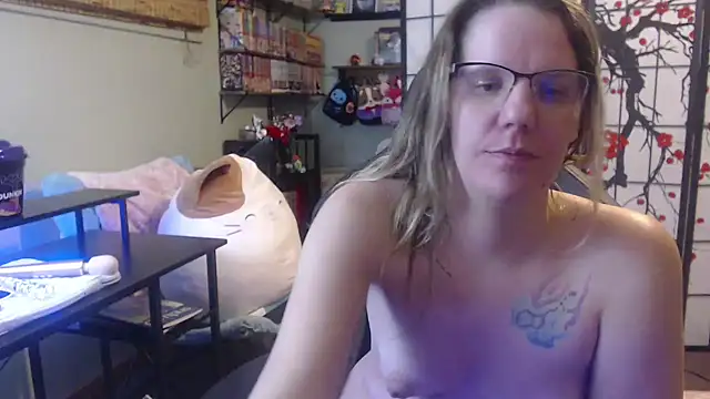 Sarahtineke online show from 02-14-26, 05:40