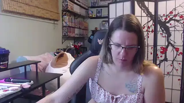 Sarahtineke online show from 03-07-26, 05:29