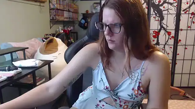 Sarahtineke online show from 03-24-26, 04:07