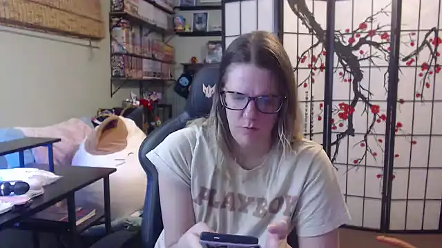 Sarahtineke online show from 03-19-26, 03:45