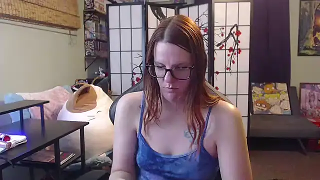 Snapshot of Sarahtineke chatting on 05-27-26, 04:03 Sarahtineke online show from 05-27-26, 04:03