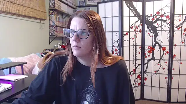Snapshot of Sarahtineke chatting on 05-06-26, 04:44 Sarahtineke online show from 05-06-26, 04:44
