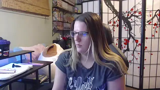 Sarahtineke online show from 02-05-26, 10:49