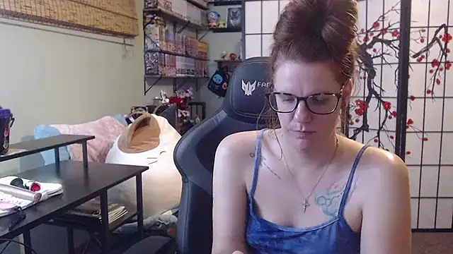 Snapshot of Sarahtineke chatting on 06-11-26, 07:11 Sarahtineke online show from 06-11-26, 07:11
