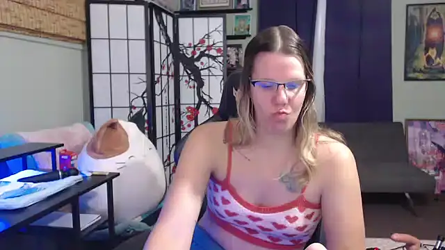 Sarahtineke online show from 10-27-25, 04:19