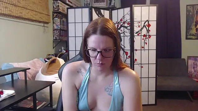 Snapshot of Sarahtineke chatting on 05-19-26, 03:13 Sarahtineke online show from 05-19-26, 03:13