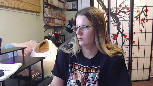 Sarahtineke online show from 02-10-26, 06:18