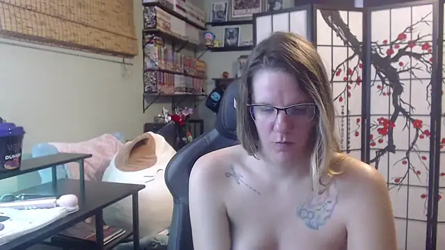 Sarahtineke online show from 02-14-26, 05:46