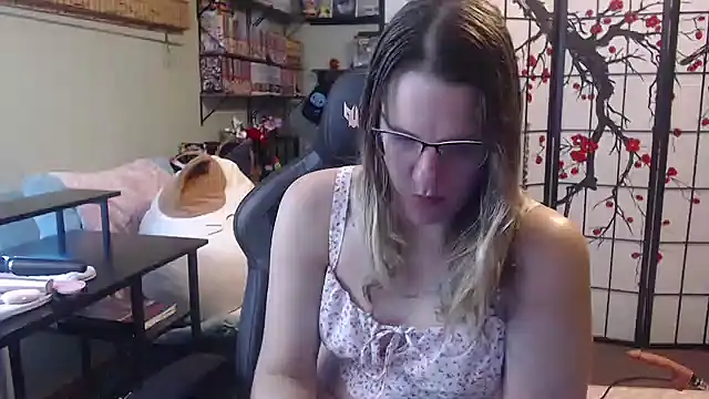 Sarahtineke online show from 03-08-26, 03:04