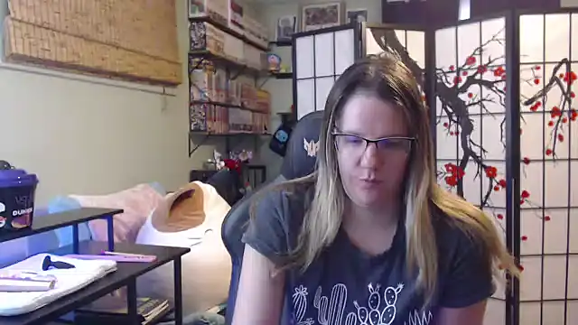 Sarahtineke online show from 02-06-26, 06:15