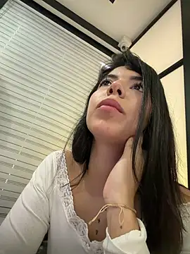 NicolRoss  online show from 05-26-26, 12:47
