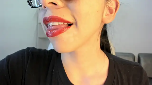 Katty mouth online show from 10-17-25, 08:43
