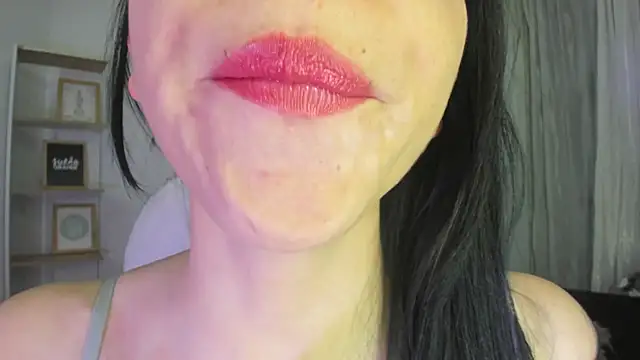 Snapshot of Katty_mouth chatting on 02-19-26, 07:33 Katty mouth online show from 02-19-26, 07:33