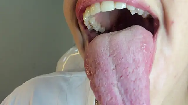 Snapshot of Katty_mouth chatting on 01-17-26, 09:07 Katty mouth online show from 01-17-26, 09:07