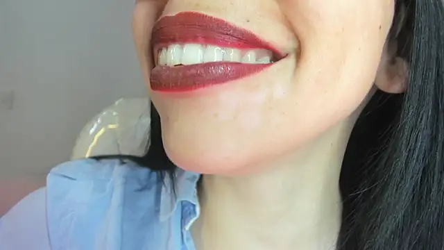 Snapshot of Katty_mouth chatting on 02-18-26, 05:31 Katty mouth online show from 02-18-26, 05:31