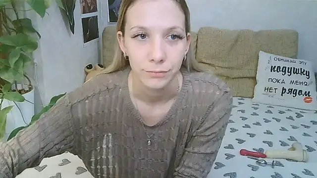 Snapshot of -GoldenGirl- chatting on 05-11-26, 04:04 -GoldenGirl- online show from 05-11-26, 04:04