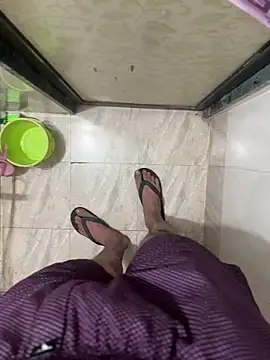 hitlar1026 online show from 12-19-25, 04:42