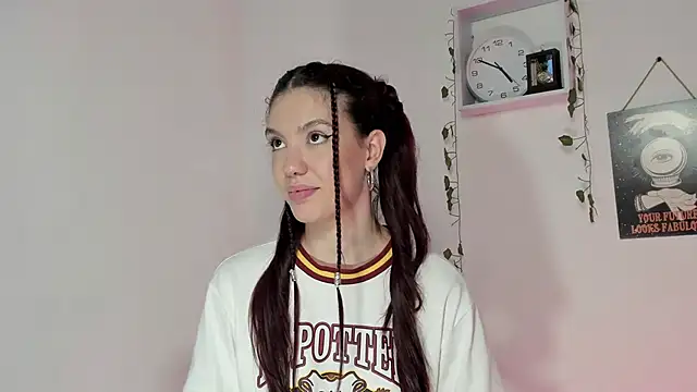 Snapshot of Emperatriiz chatting on 12-25-24, 09:54 Emperatriiz online show from 12-25-24, 09:54