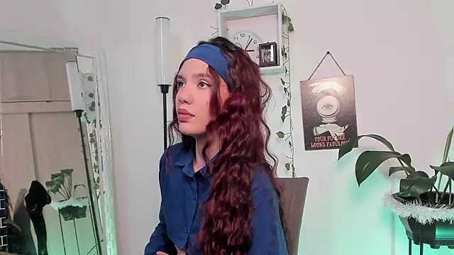 Snapshot of Emperatriiz chatting on 01-17-25, 08:11 Emperatriiz online show from 01-17-25, 08:11
