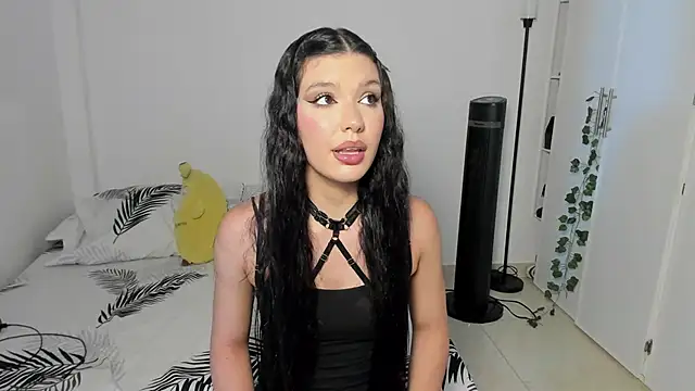 Emperatriiz online show from 12-15-25, 03:51