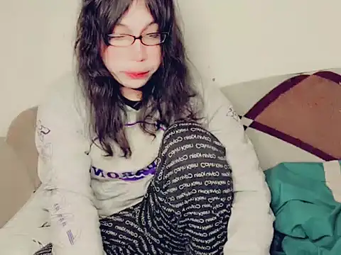 Snapshot of evelyntvsexy chatting on 01-21-25, 05:27 evelyntvsexy online show from 01-21-25, 05:27