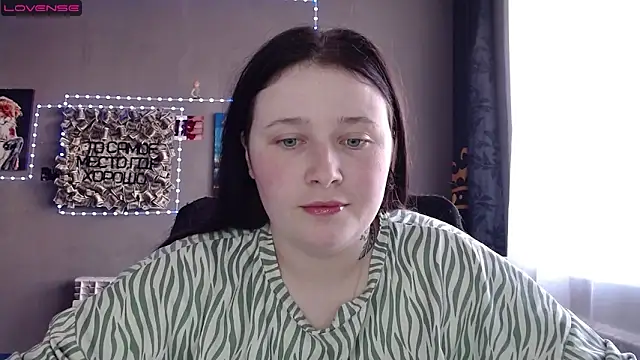 Snapshot of Light_Luna chatting on 05-08-26, 11:25 Light Luna online show from 05-08-26, 11:25